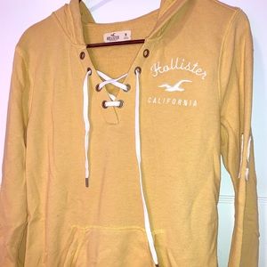 Holliser Yellow Hooded Shirt, Size Medium